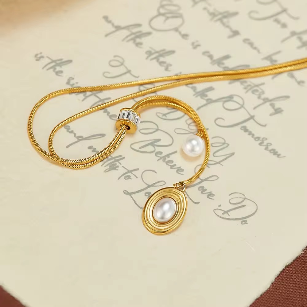 18K Gold Plated Adjustable Zircon & Pearl Pendant Necklace – Elegant Oval Design