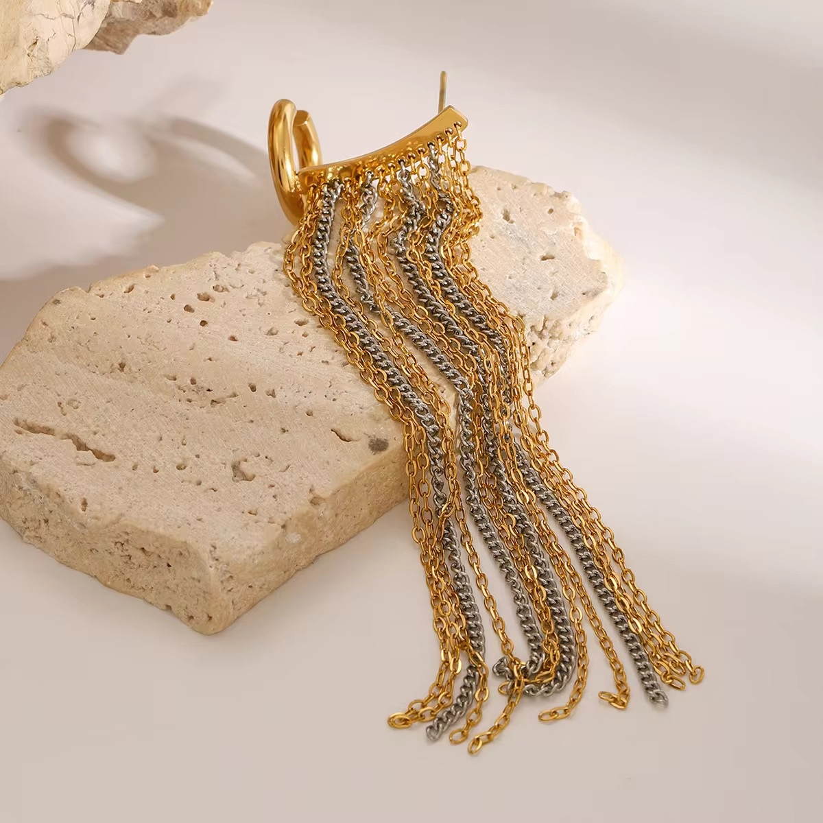  Two-Tone Chain Tassel Single Earring Clip-On Modern