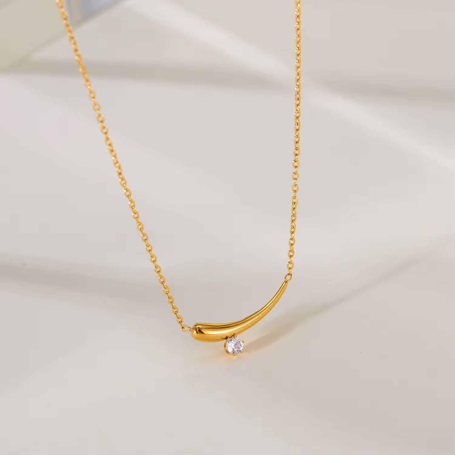 Elegant Zircon Cresent Shaped 18k Gold Plated Charm Choker 