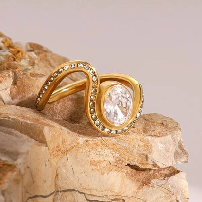 Woman wearing Orek Marea Wave Ring ring