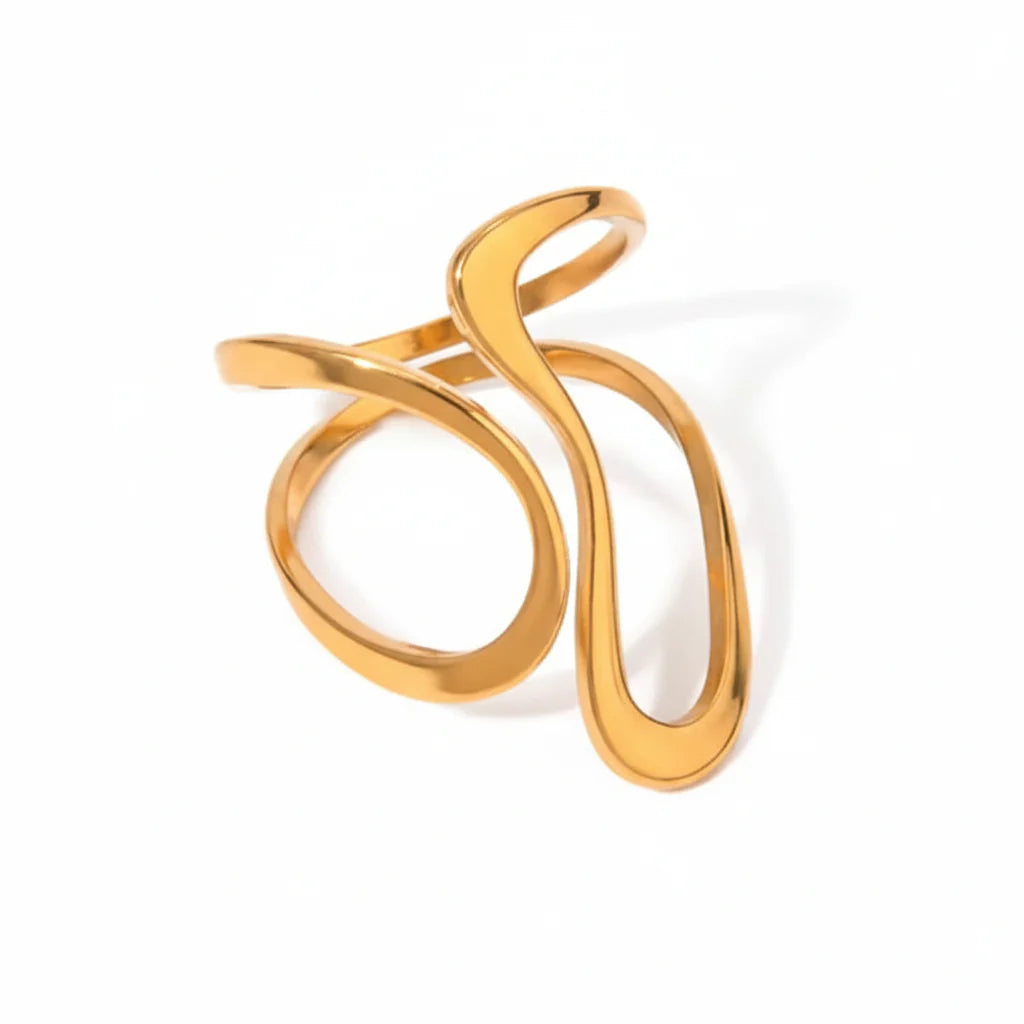 Close-up of Orek Linea Abstract Ring ring detail, an abstract, high-polish line that curve