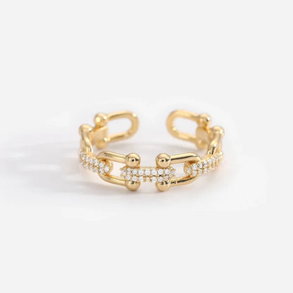 Orek Catena Lock Chain Ring ring styled with everyday outfit
