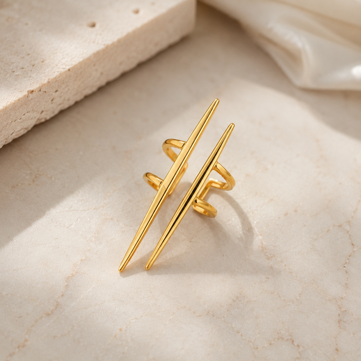 Orek Duo Line Open Ring ring styled with everyday outfit