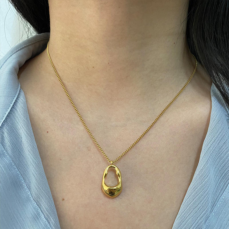 Aurum Flow Pendant Necklace