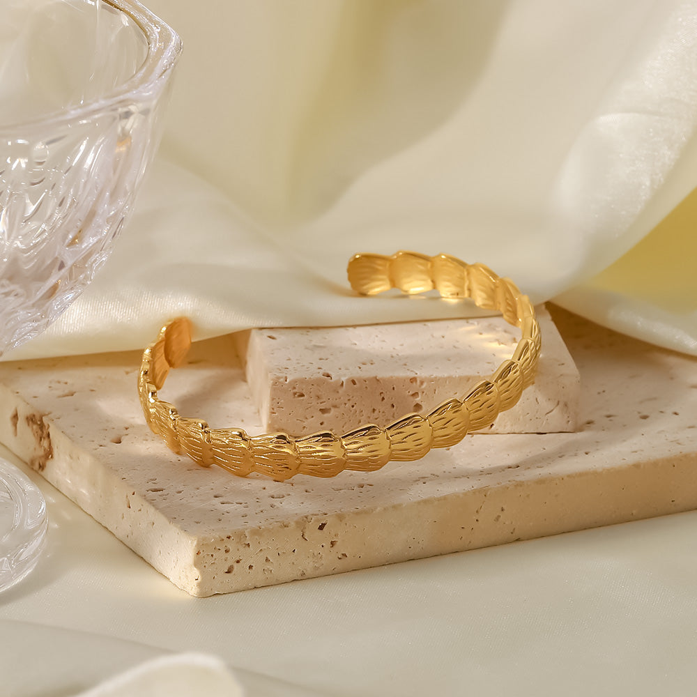 Orek Sora Luxe Adjustable Bangle bracelet gift packaging