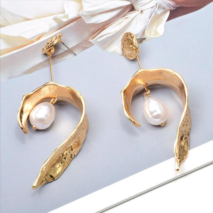 Temperament Trend Gold Color Metal Long Pearl Drop Earrings