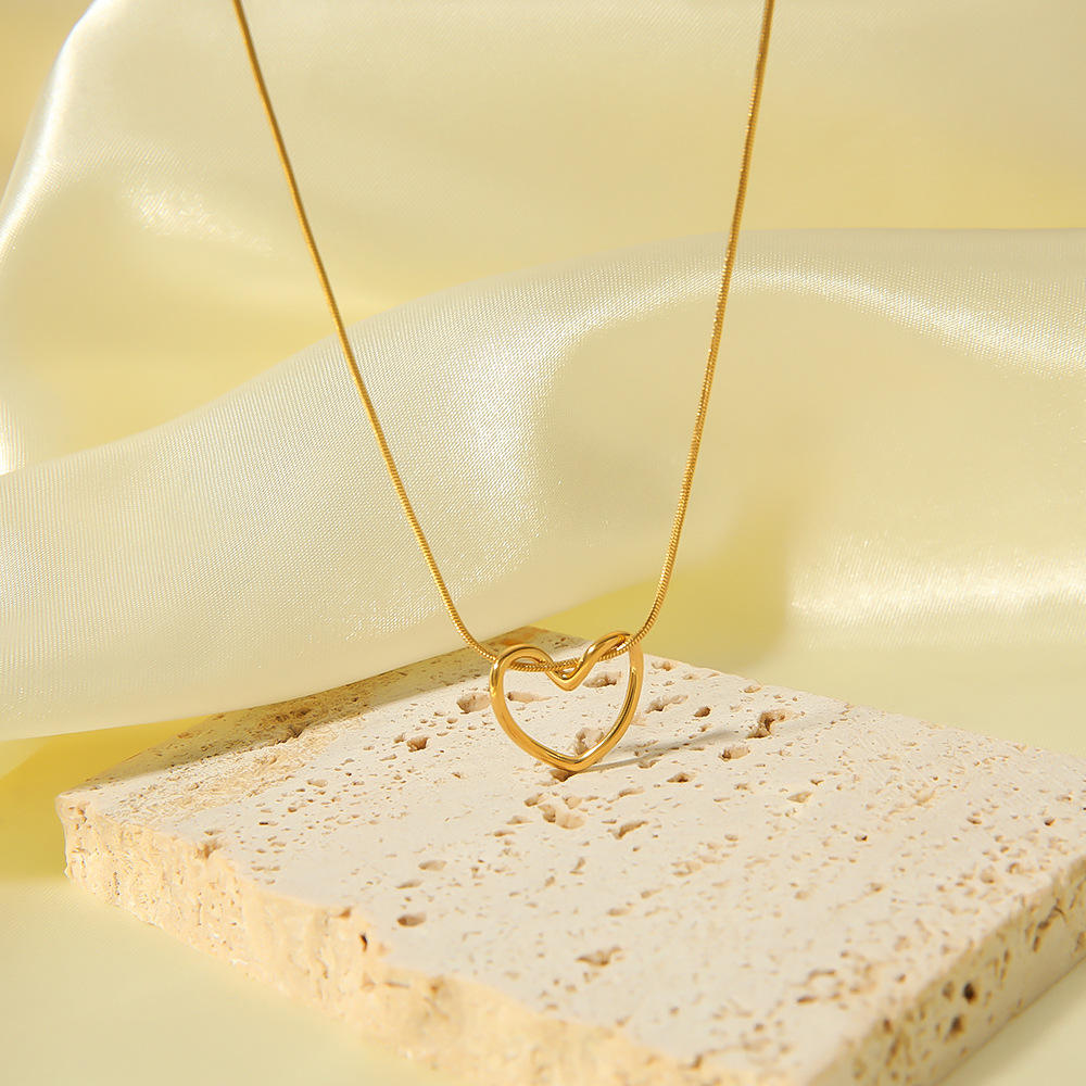 Minimalist Hollow Out 18K Gold Plated Heart Choker Pendant Necklace