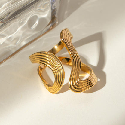 Woman wearing Orek Sena Smooth Line Ring ring