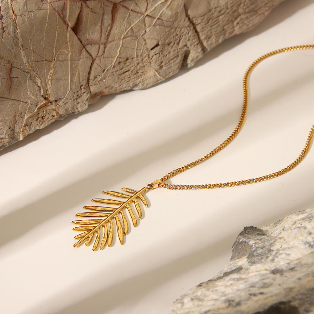 Orek Avelyn Bloom Form Necklace waterproof gold flower pendant necklace for women