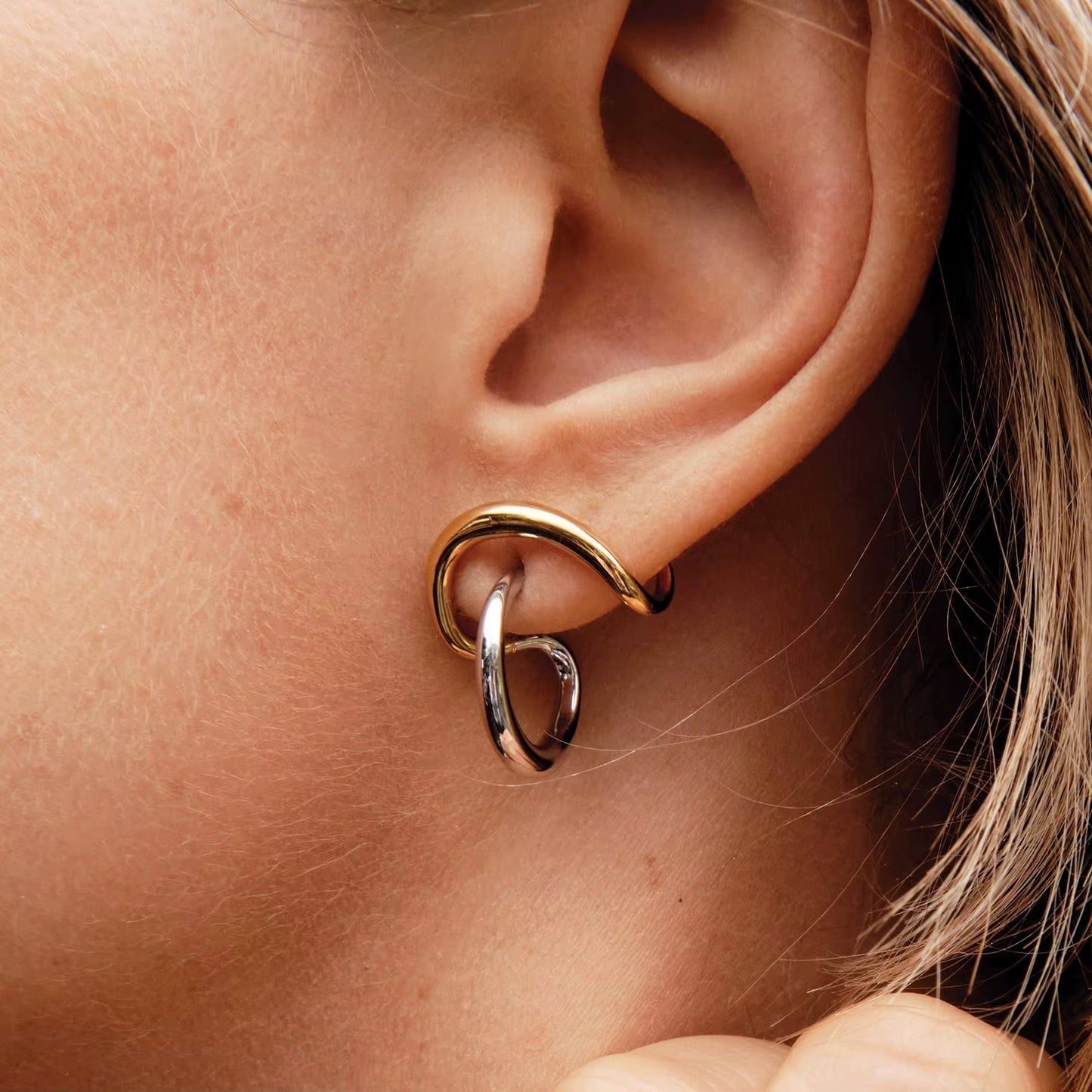 Orek Elia Dual Line Studs — Front view of Orek Elia Dual Line Studs