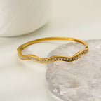 Orek Sora Möbius Muse Bangle styled with everyday outfit