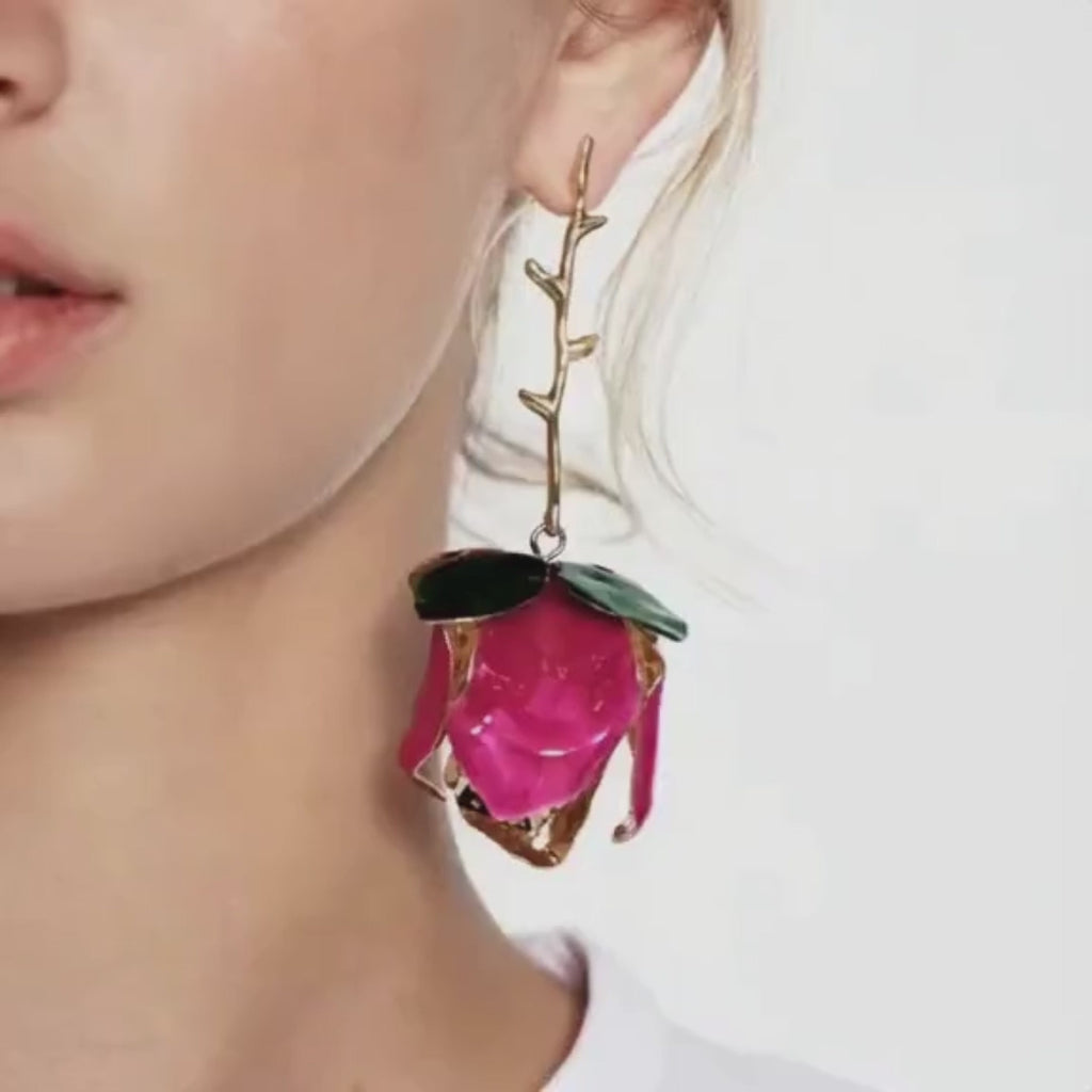 Solene Metallic Rose Dangler
